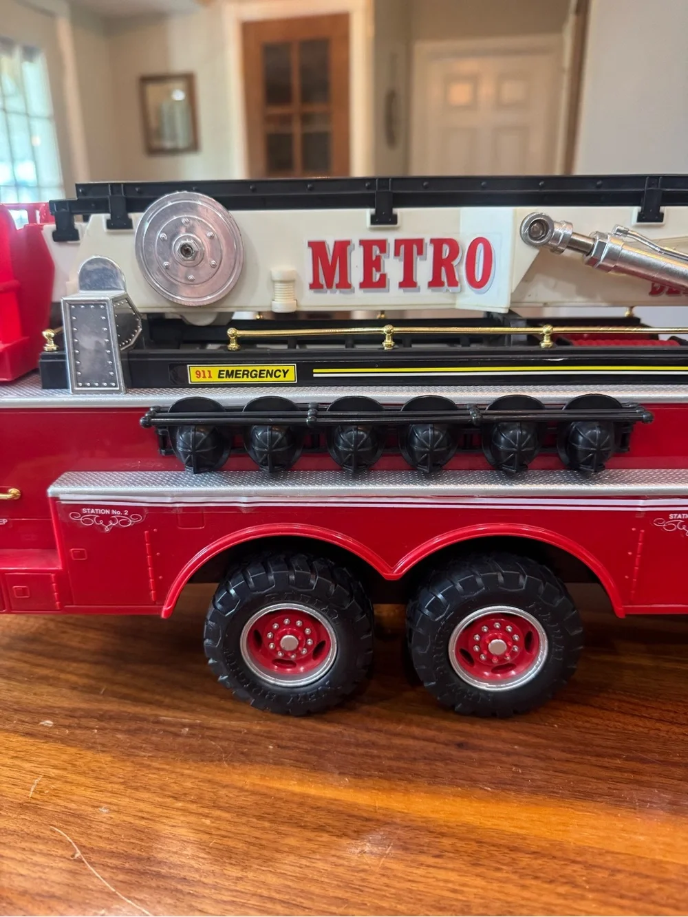 Vtg New Bright Wire Remote Control Metro Fire Truck 1990  Vintage Works 26.6